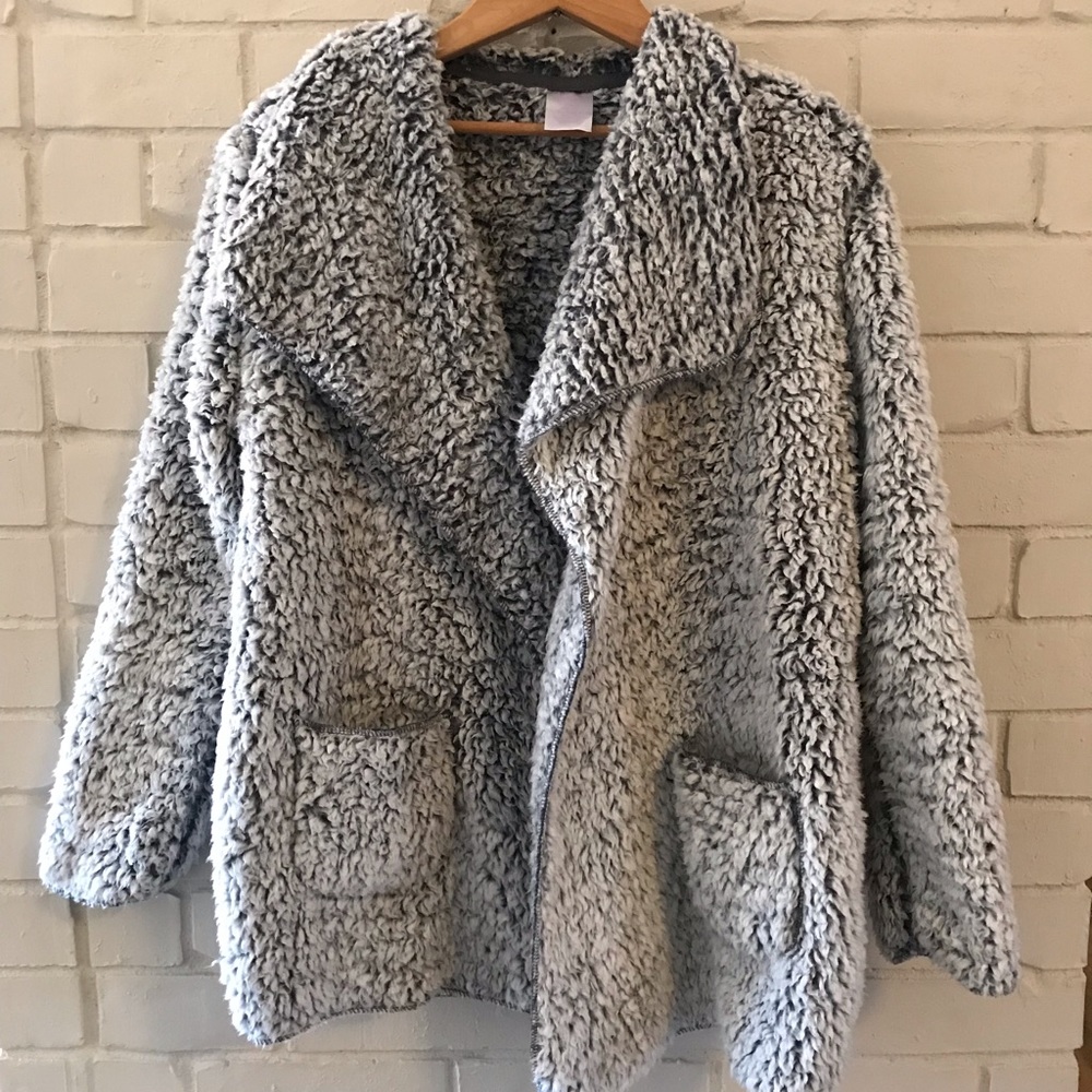 Gray, Sherpa like cardigan, size L